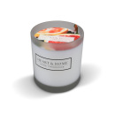 Svieži grapefruit a ríbezl'a sviečka v skle